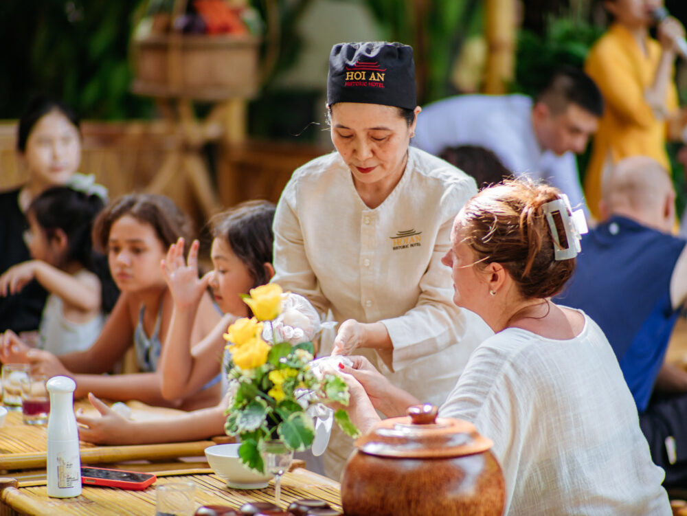 Handicraft experience with Hoi An mango